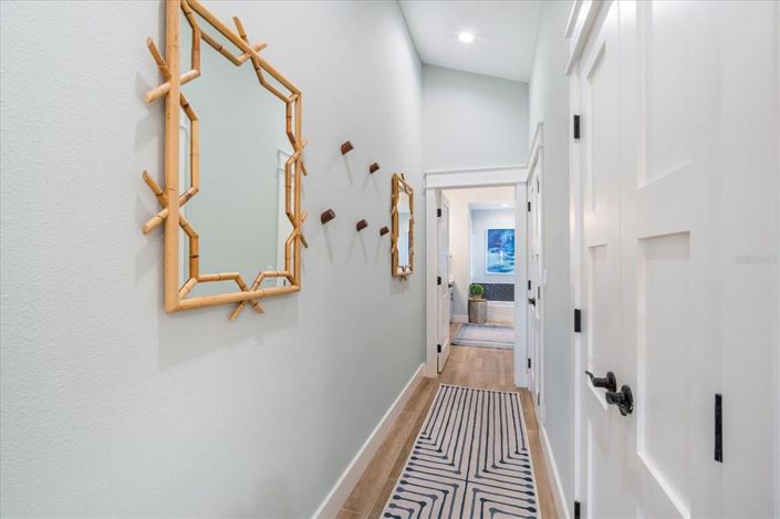 Image No.20-5 Bed Property for sale