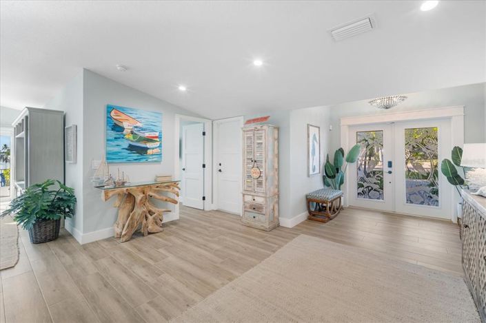 Image No.5-5 Bed Property for sale