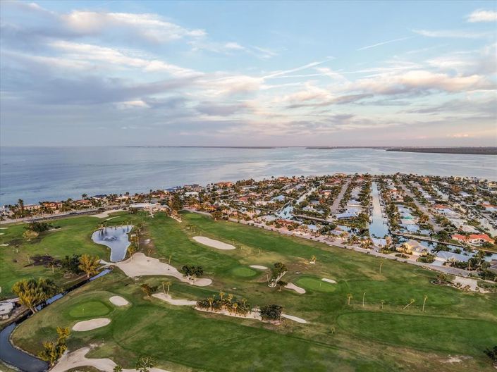 Image No.57-5 Bed Property for sale