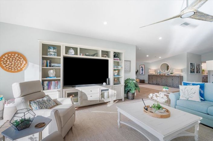 Image No.9-5 Bed Property for sale