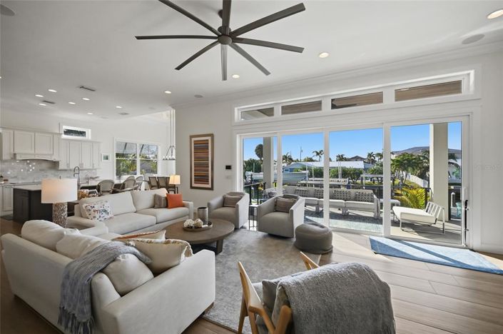 Image No.13-4 Bed Property for sale