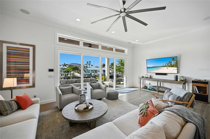 Image No.16-4 Bed Property for sale