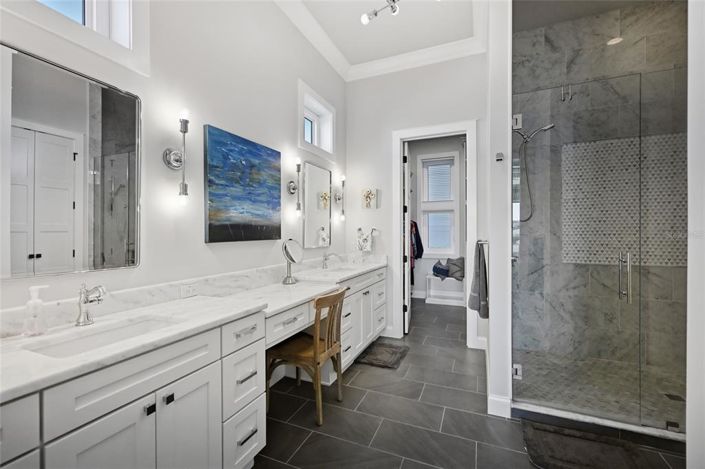 Image No.35-4 Bed Property for sale