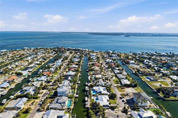 Image No.5-4 Bed Property for sale