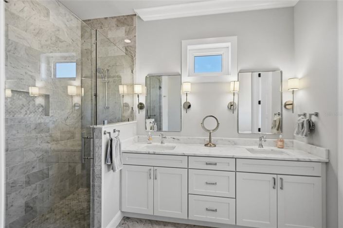 Image No.56-4 Bed Property for sale