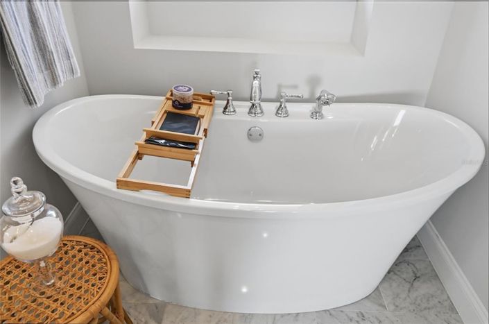 Image No.58-4 Bed Property for sale