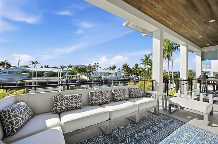 Image No.60-4 Bed Property for sale