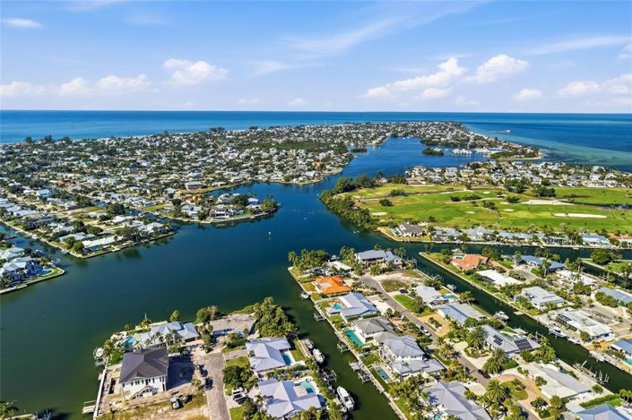 Image No.7-4 Bed Property for sale