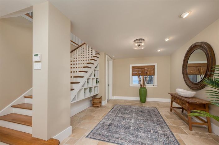 Image No.17-5 Bed Property for sale