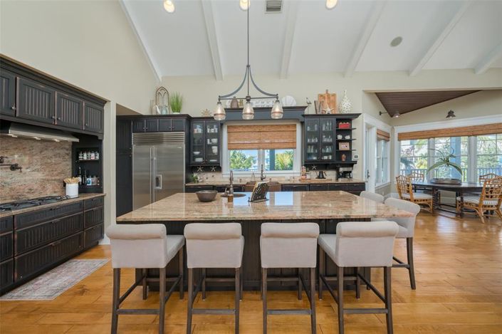 Image No.26-5 Bed Property for sale