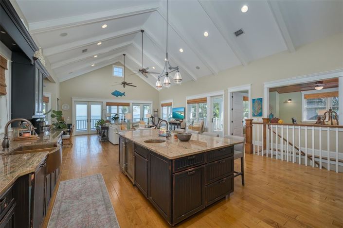 Image No.30-5 Bed Property for sale