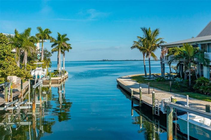 Image No.5-5 Bed Property for sale