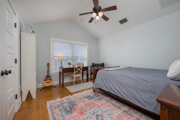 Image No.50-5 Bed Property for sale