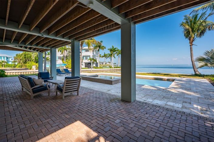 Image No.60-5 Bed Property for sale