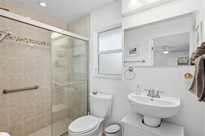 Image No.15-2 Bed Property for sale