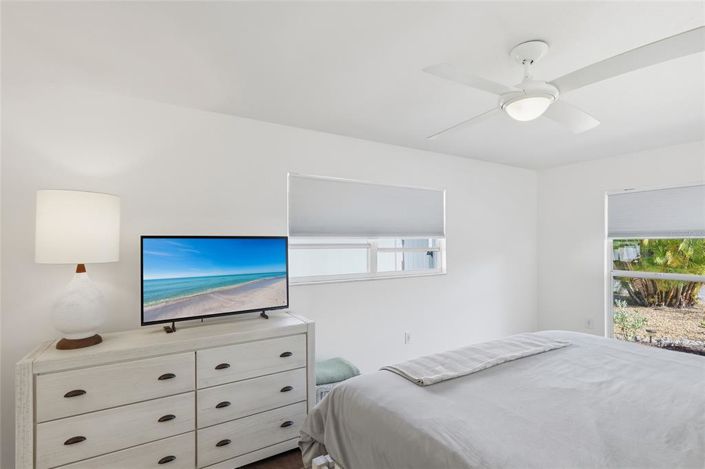 Image No.17-2 Bed Property for sale