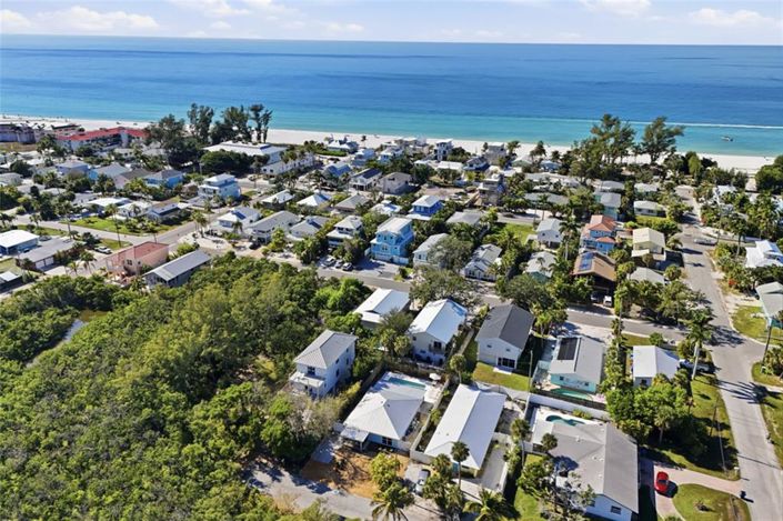 Image No.28-2 Bed Property for sale