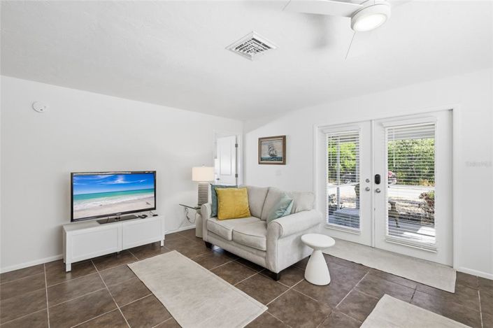 Image No.6-2 Bed Property for sale