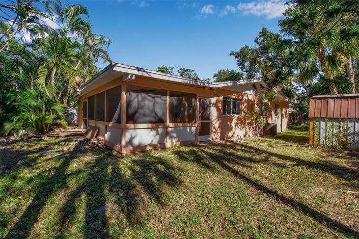 Image No.4-4 Bed Property for sale