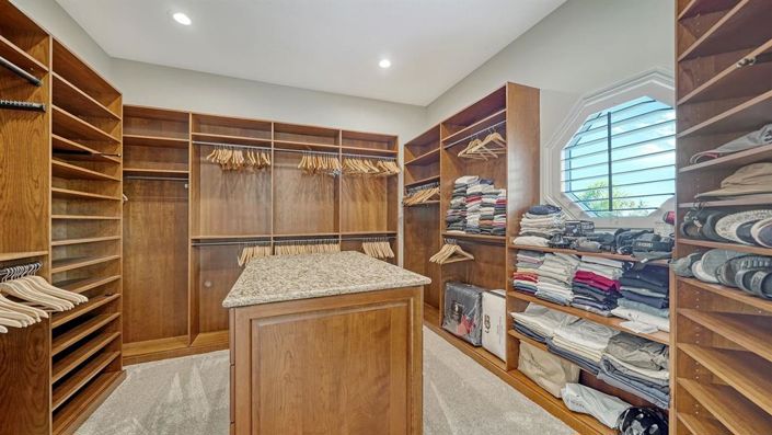 Image No.28-4 Bed Property for sale