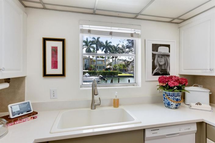 Image No.24-2 Bed Property for sale