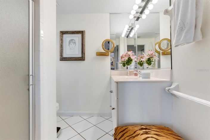 Image No.28-2 Bed Property for sale