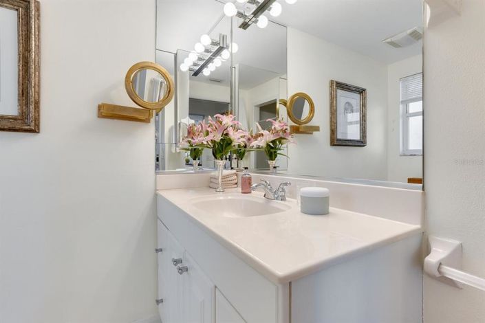 Image No.29-2 Bed Property for sale