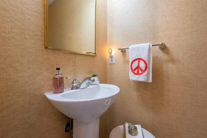 Image No.32-2 Bed Property for sale