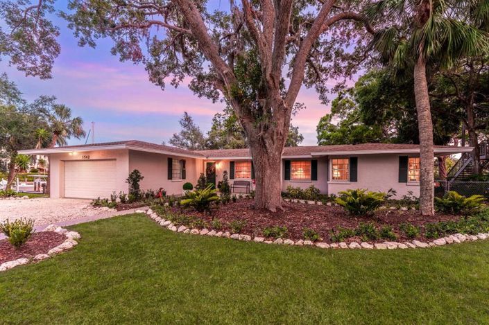 Image No.44-2 Bed Property for sale