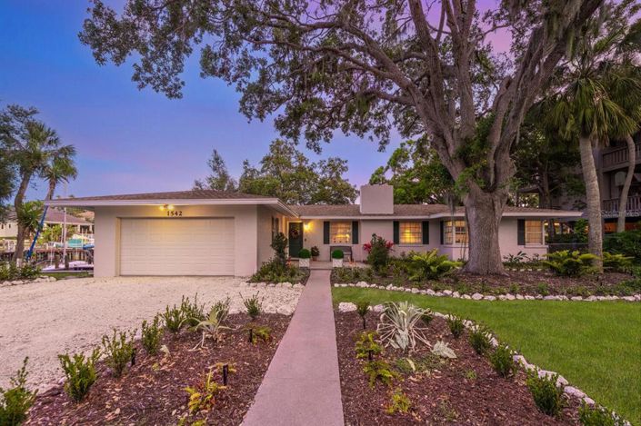 Image No.45-2 Bed Property for sale