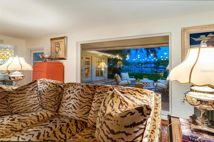 Image No.49-2 Bed Property for sale