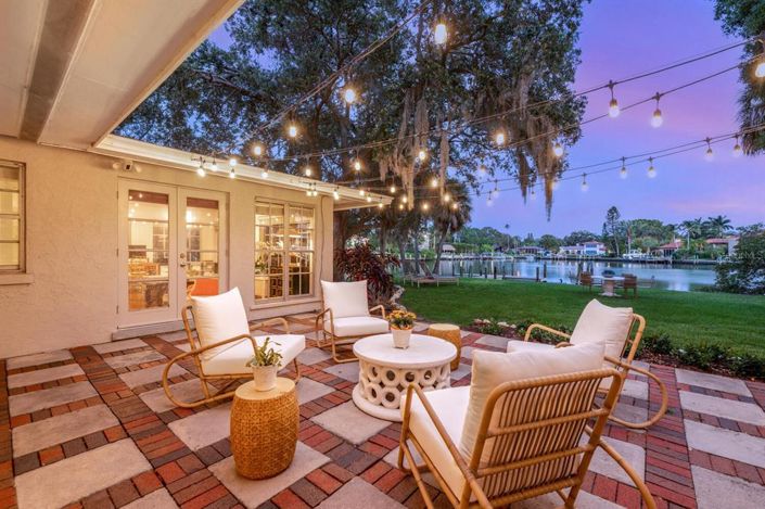 Image No.55-2 Bed Property for sale