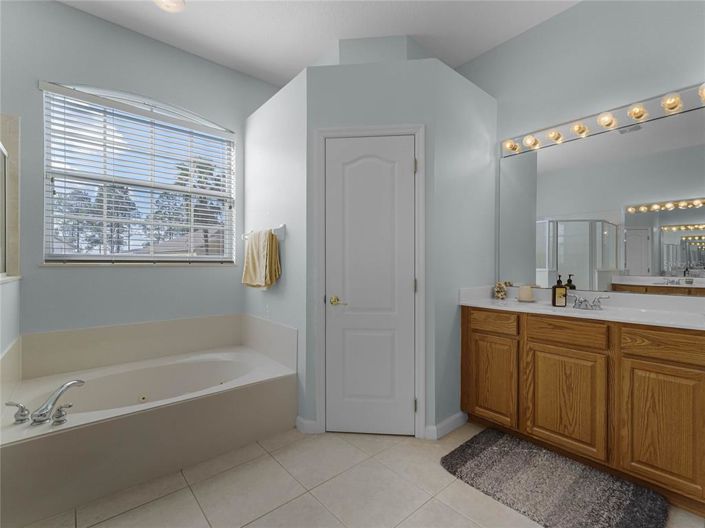 Image No.11-4 Bed Property for sale