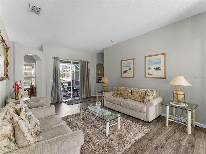 Image No.6-4 Bed Property for sale