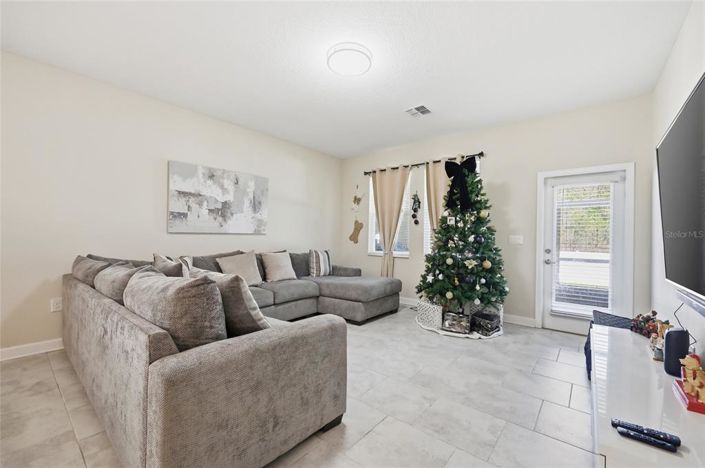 Image No.17-3 Bed Property for sale