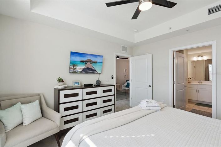 Image No.17-2 Bed Property for sale