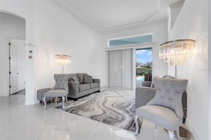 Image No.11-6 Bed Property for sale