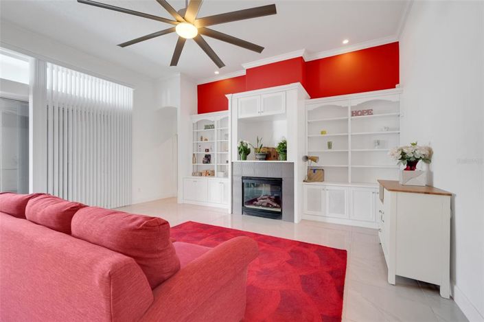 Image No.12-6 Bed Property for sale