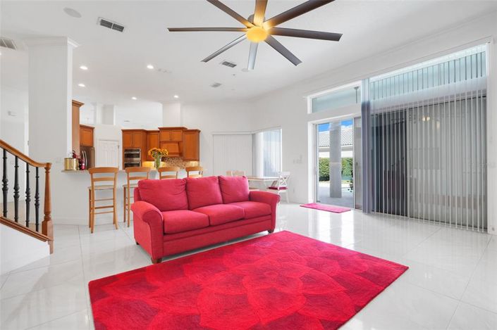 Image No.13-6 Bed Property for sale