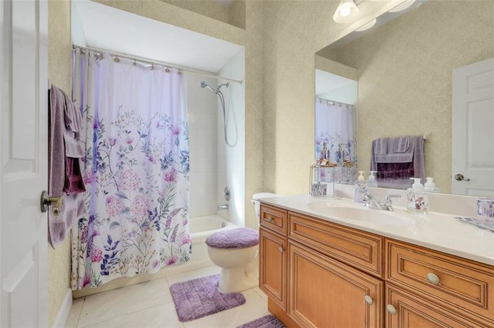 Image No.28-6 Bed Property for sale