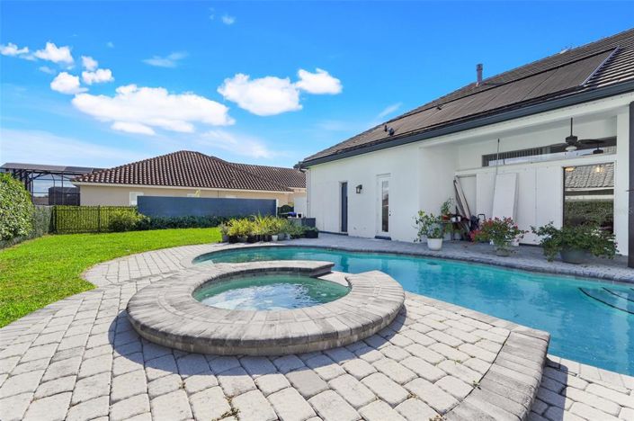 Image No.35-6 Bed Property for sale