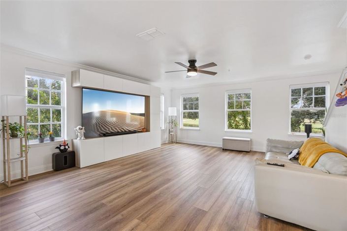 Image No.11-3 Bed Property for sale