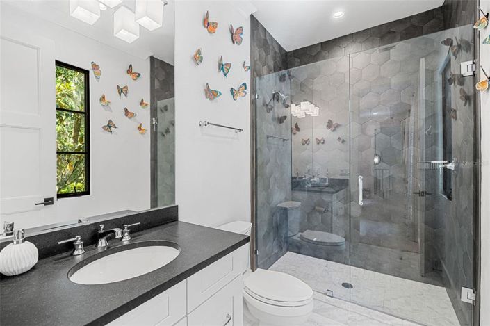 Image No.37-5 Bed Property for sale