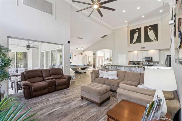 Image No.13-5 Bed Property for sale