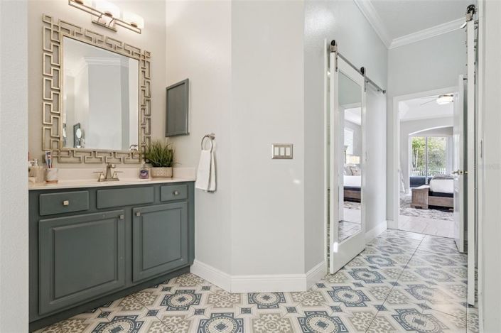 Image No.25-5 Bed Property for sale