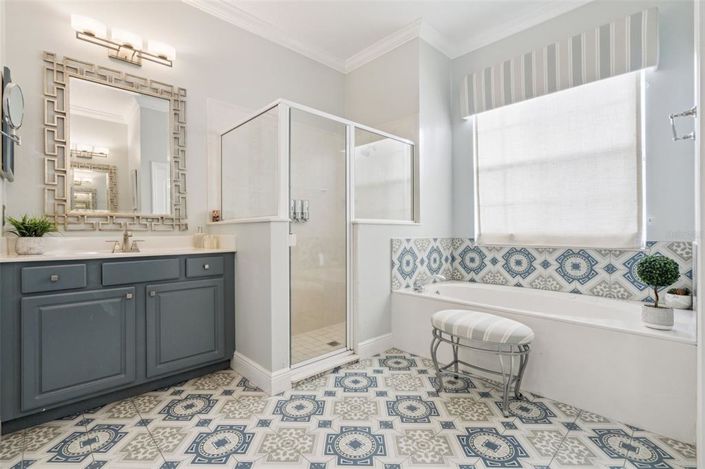 Image No.26-5 Bed Property for sale