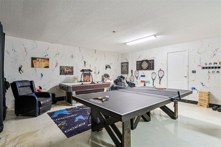 Image No.40-5 Bed Property for sale