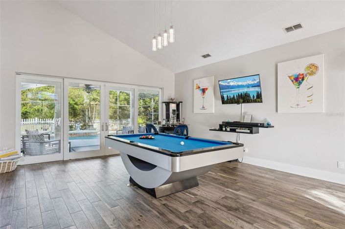 Image No.8-5 Bed Property for sale