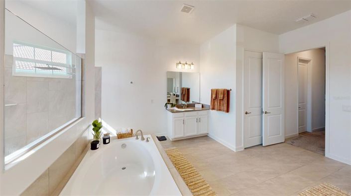 Image No.14-4 Bed Property for sale