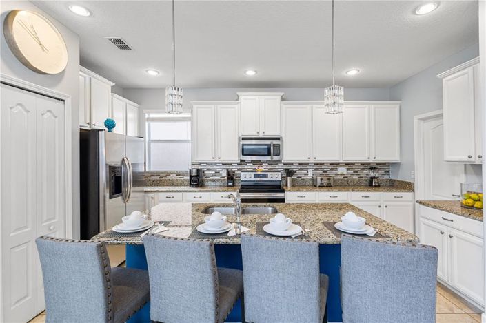 Image No.18-5 Bed Property for sale